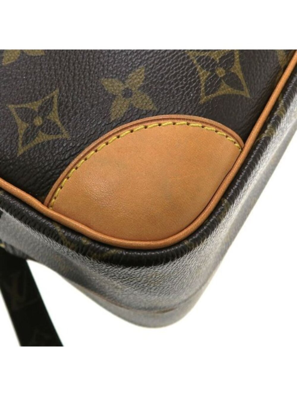 Louis Vuitton Monogram Nile Messenger Bag - Picture 4 of 9